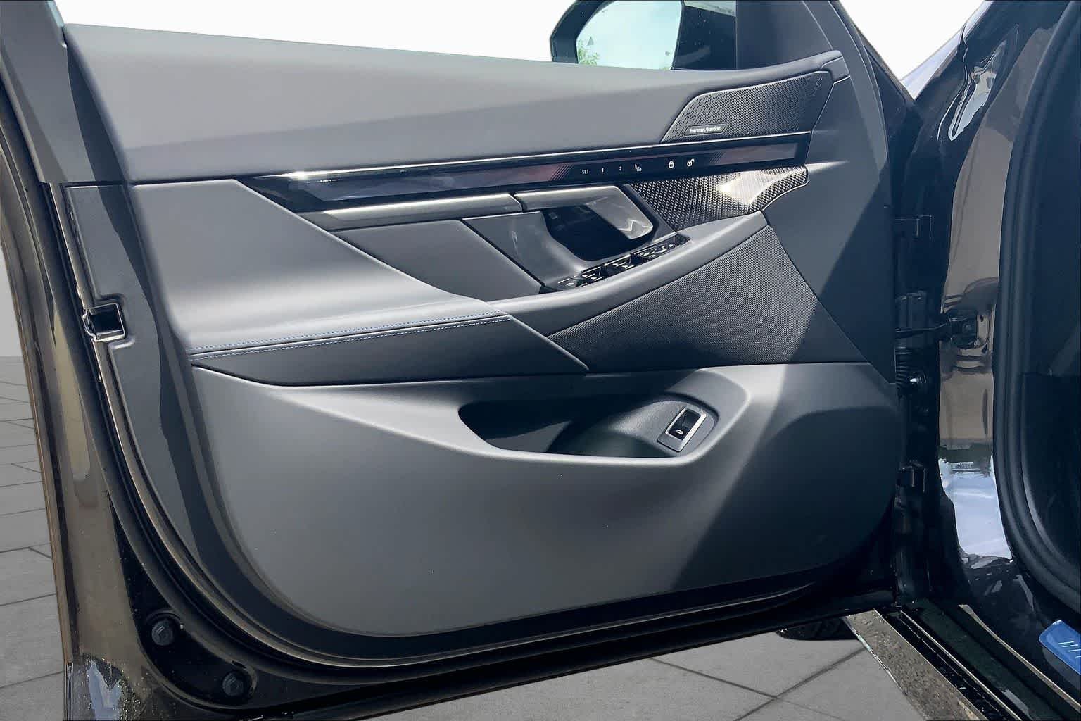 New 2027 Dark Graphite Metallic BMW 530i xDrive image 10
