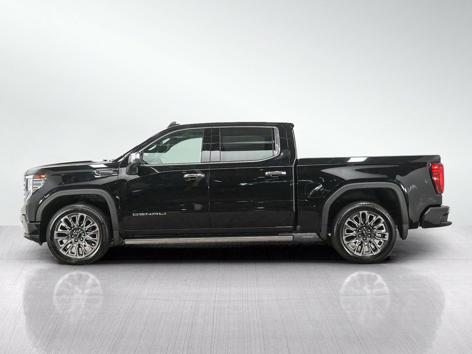 Used 2025 GMC Sierra 1500 Denali Ultimate with VIN 1GTUUHE86SZ274546 for sale in South Saint Paul, Minnesota