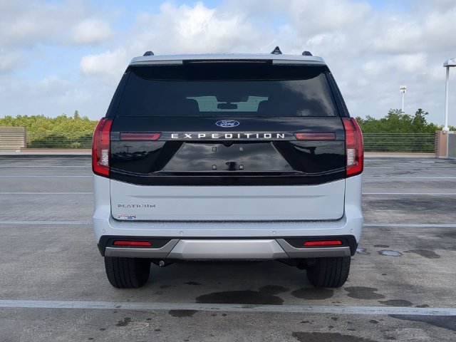 New 2026 Space Silver Metallic Ford Platinum® image 108