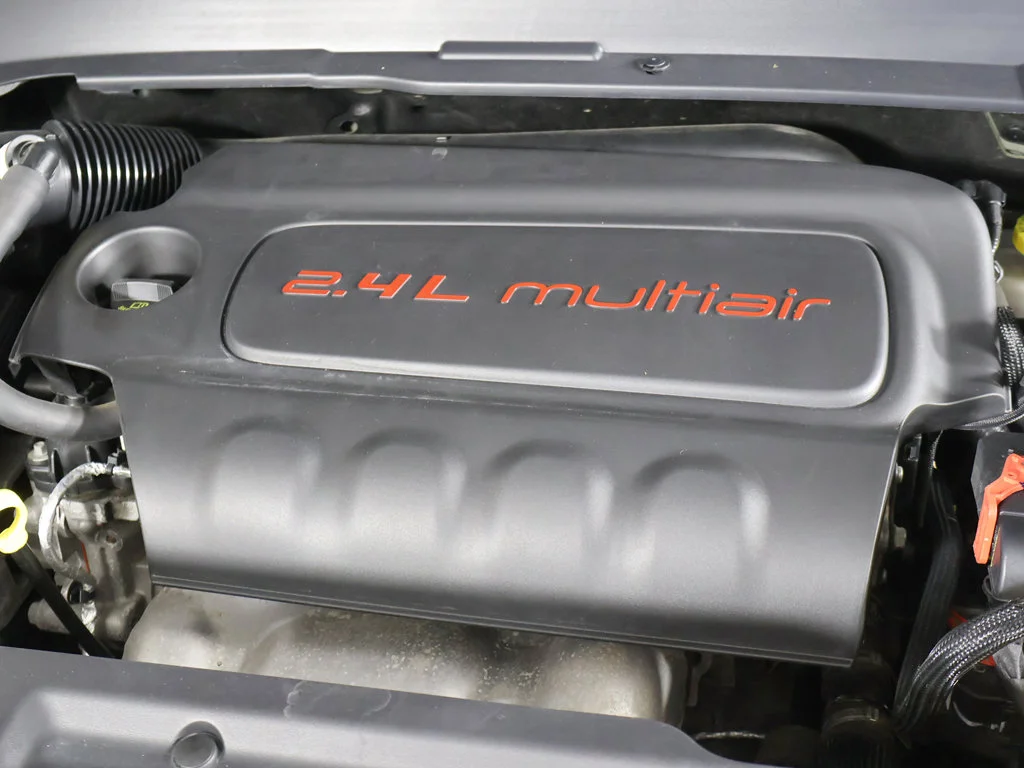 Used 2022 Black Jeep Latitude Lux image 15