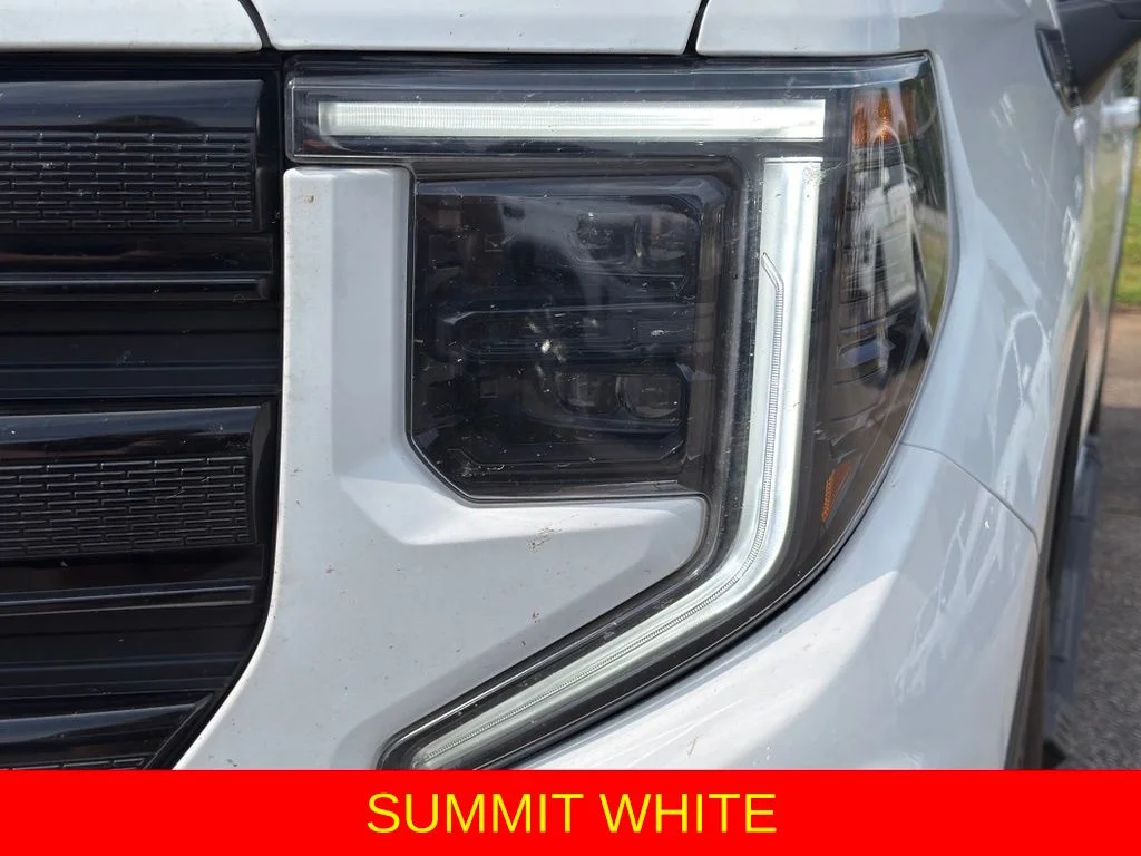 Used 2025 White GMC Elevation image 9