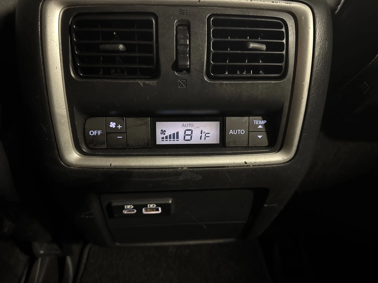 Used 2019 White INFINITI LUXE image 22