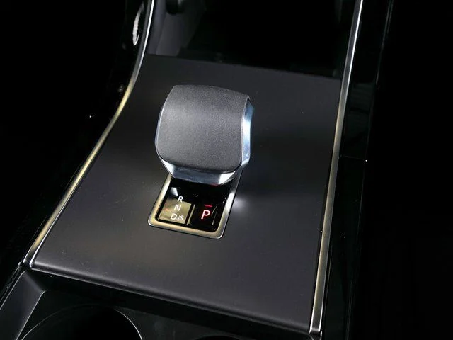New 2026 Fuji White Land Rover S image 12