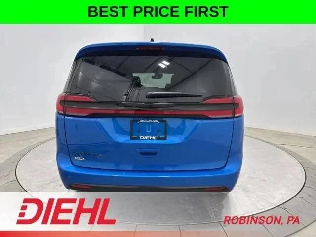2026 Chrysler Pacifica Select - Photo 6