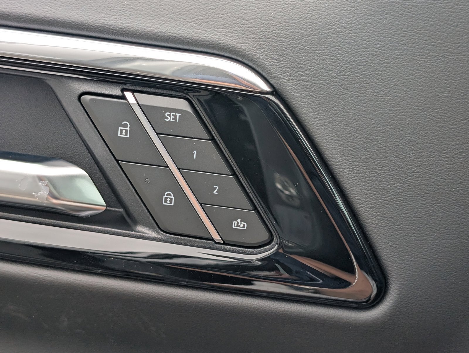 2027 Chevrolet Tahoe Z71 - Photo 21