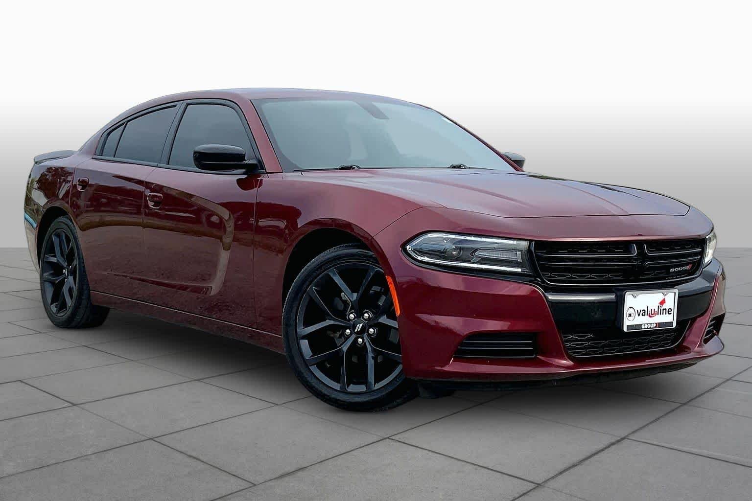 Used 2019 Octane Red Pearlcoat Dodge SXT image 3