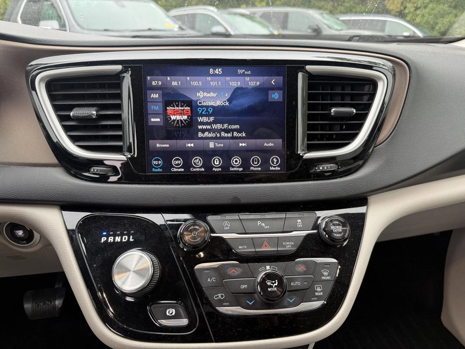 Used 2018 Billet Silver Metallic Clearcoat Chrysler Touring L image 15