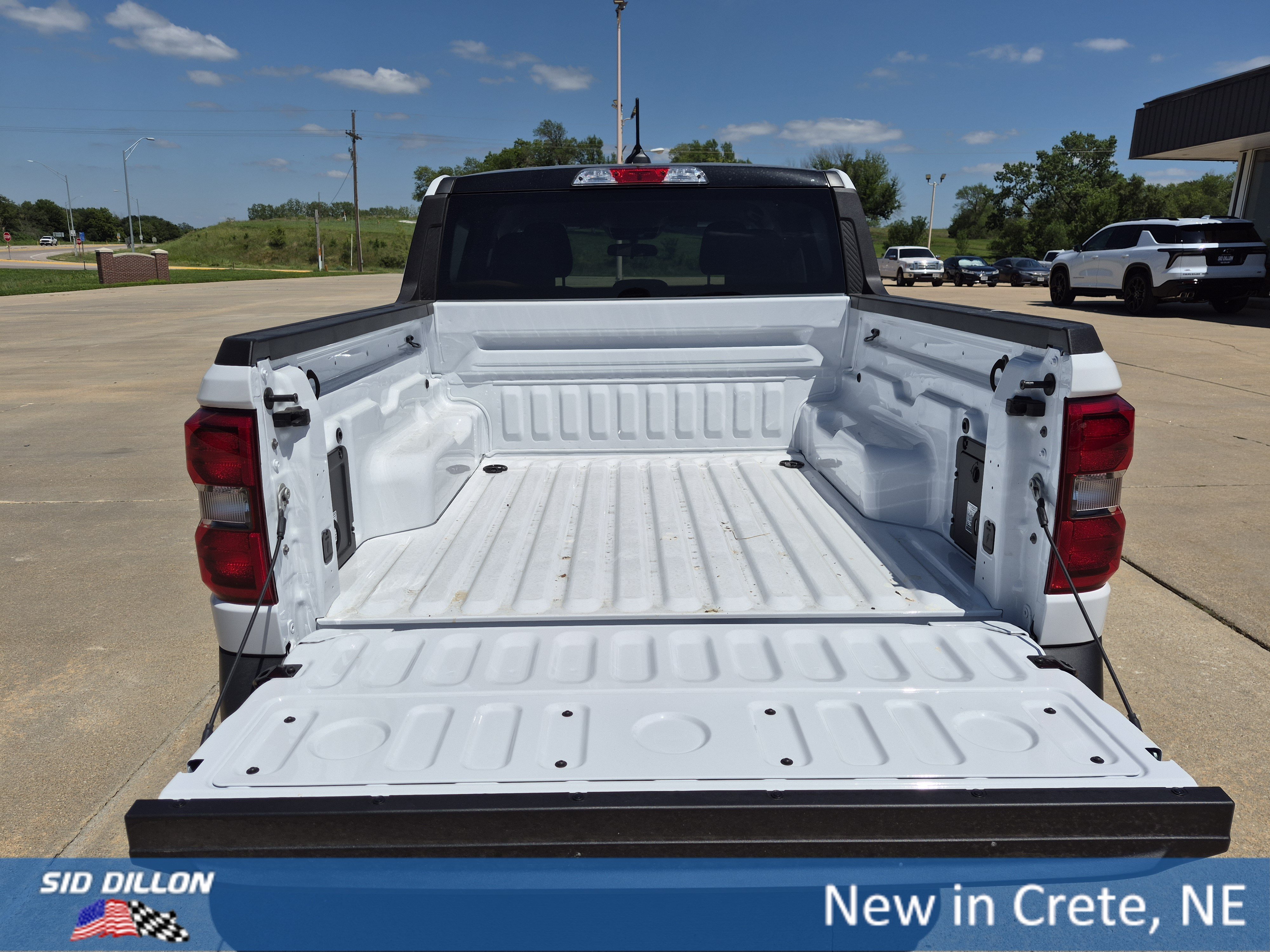 New 2026 Oxford White Ford XLT image 15