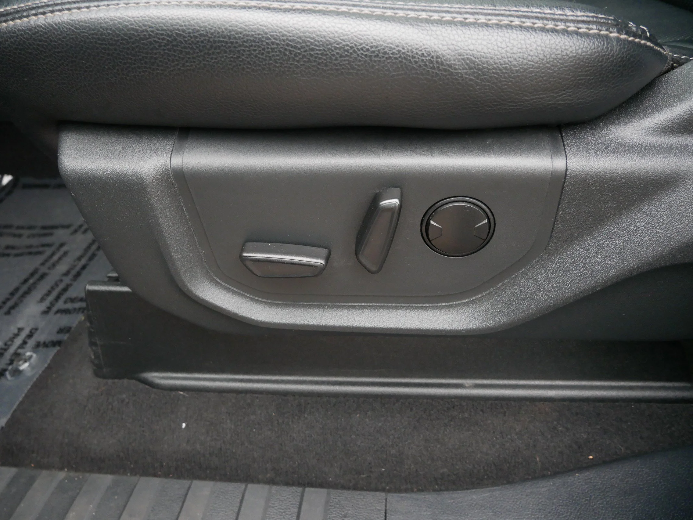 Certified Used 2022 Agate Black Metallic Ford LARIAT image 19