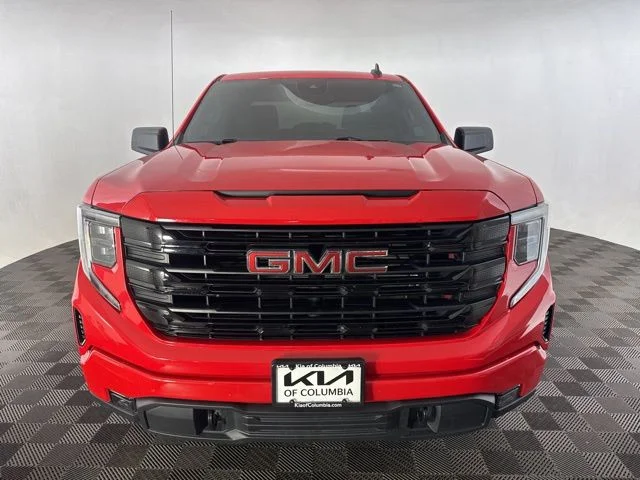 Used 2023 Red GMC Elevation image 3