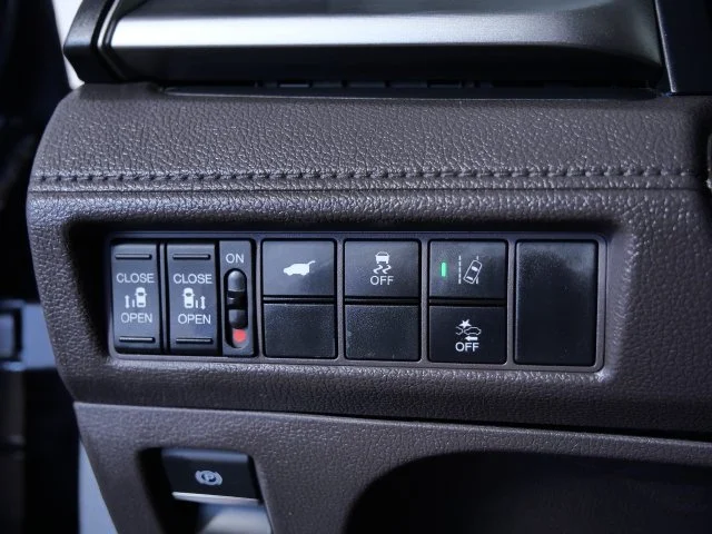 Certified Used 2018 Gray Honda EX-L image 27