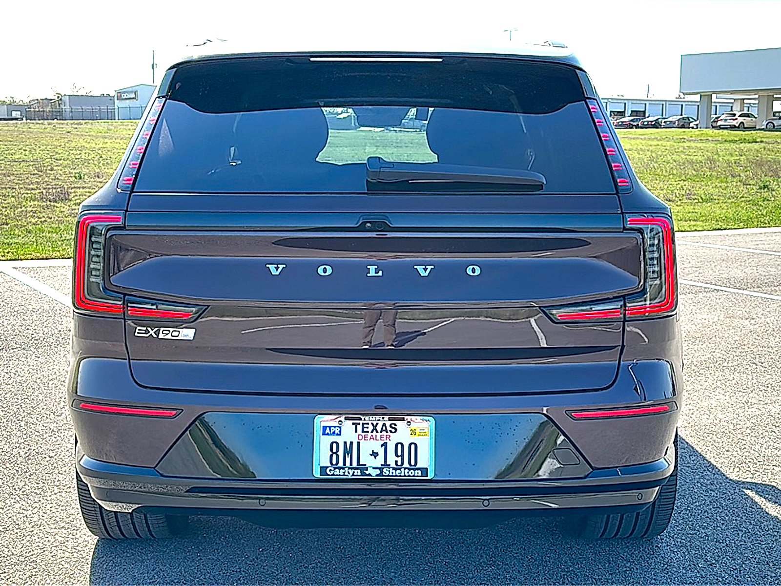 New 2025 Mulberry Red Volvo Ultra image 7