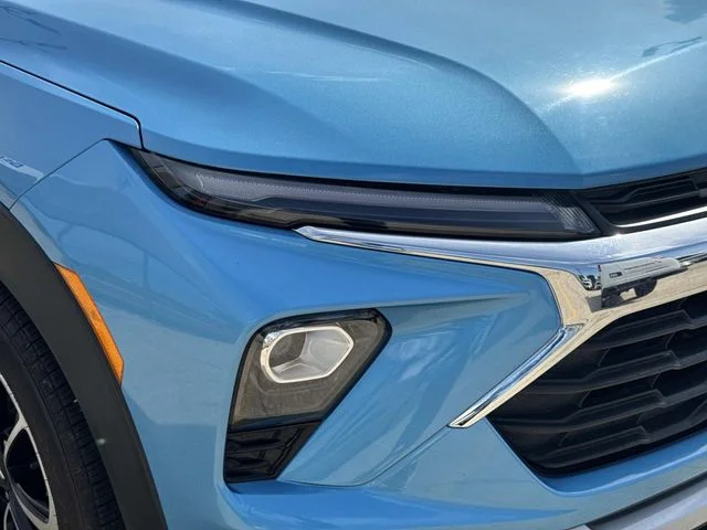 Used 2025 Blue Chevrolet LT image 2