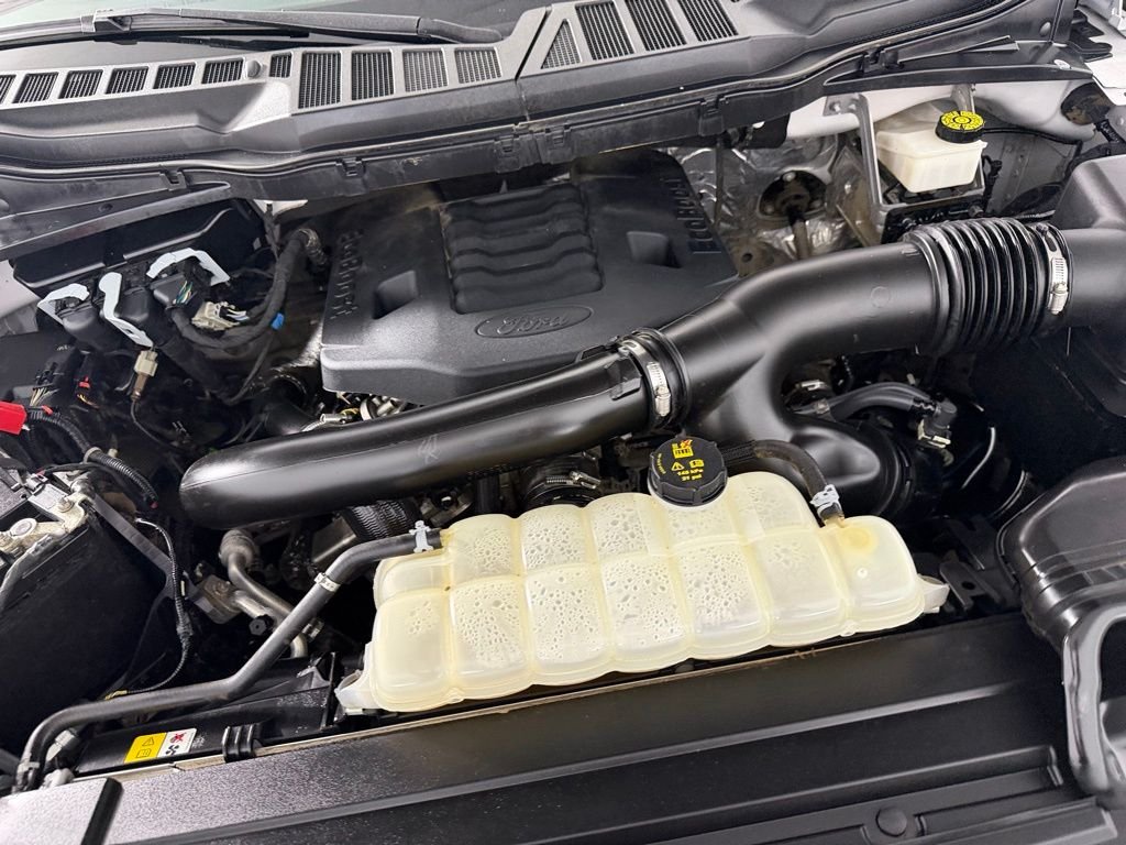 Used 2023 Oxford White Ford XLT image 31
