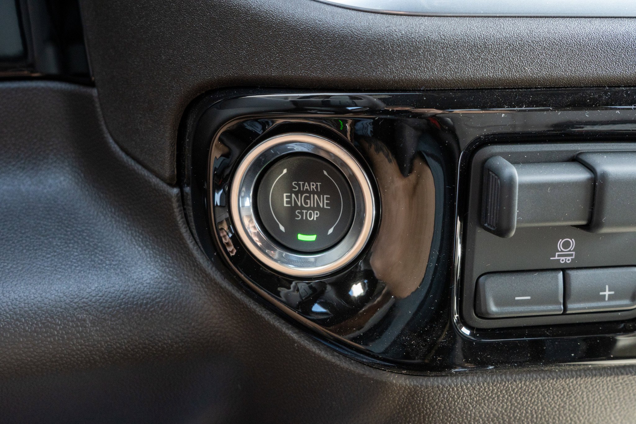 2026 GMC Sierra 1500 SLT - Photo 25