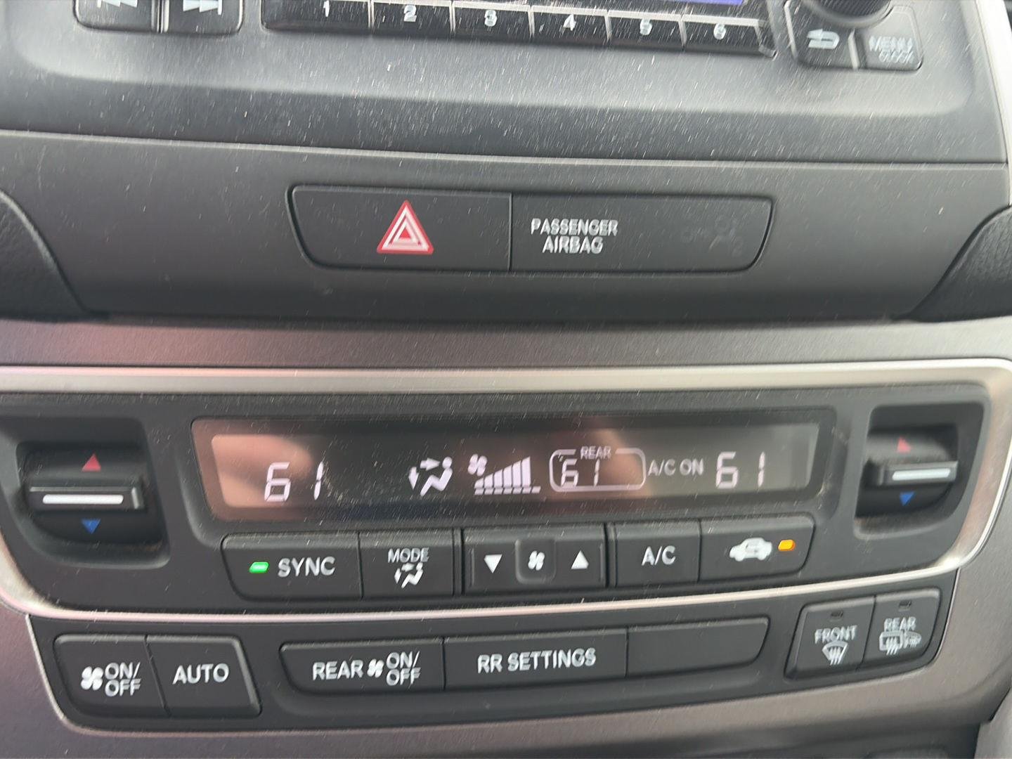 Used 2019 Lunar Silver Metallic Honda RTL image 12