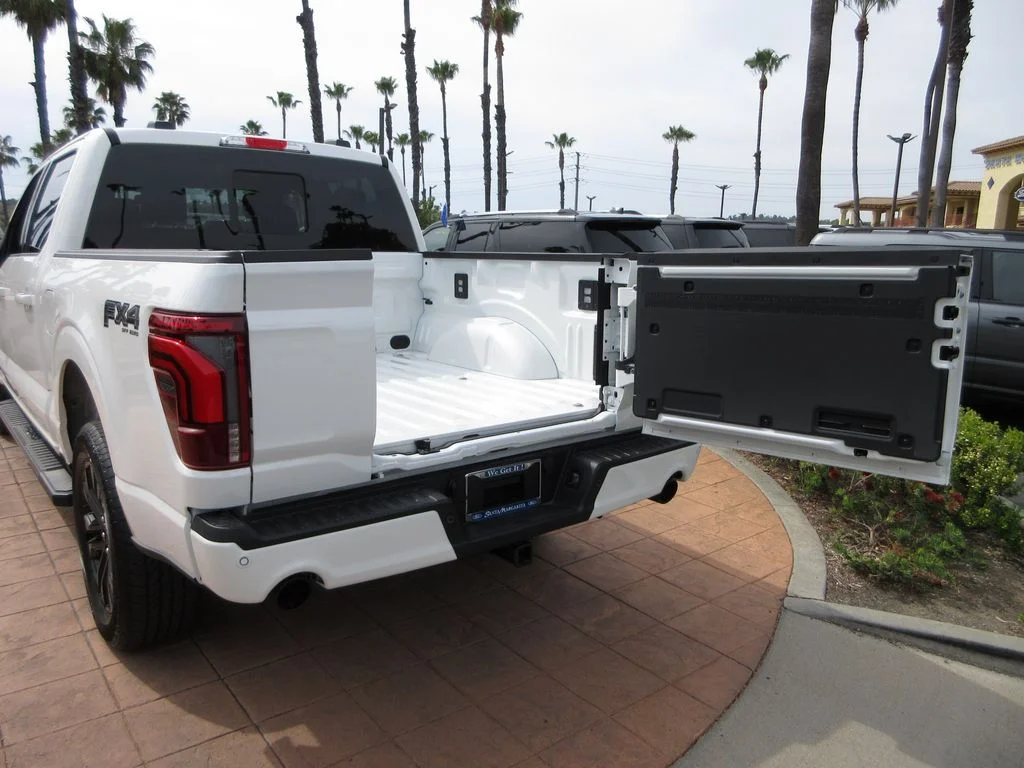 New 2026 Star White Metallic Tri-Coat Ford Lariat image 28