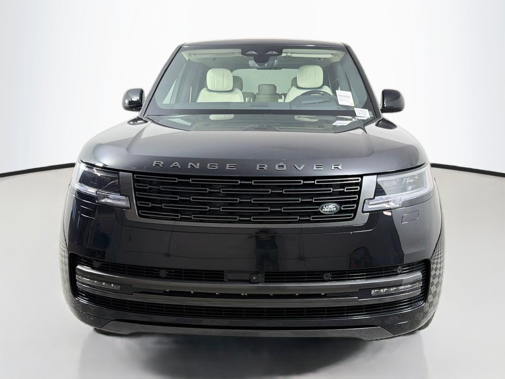 New 2027 Santorini Black Land Rover SE image 2