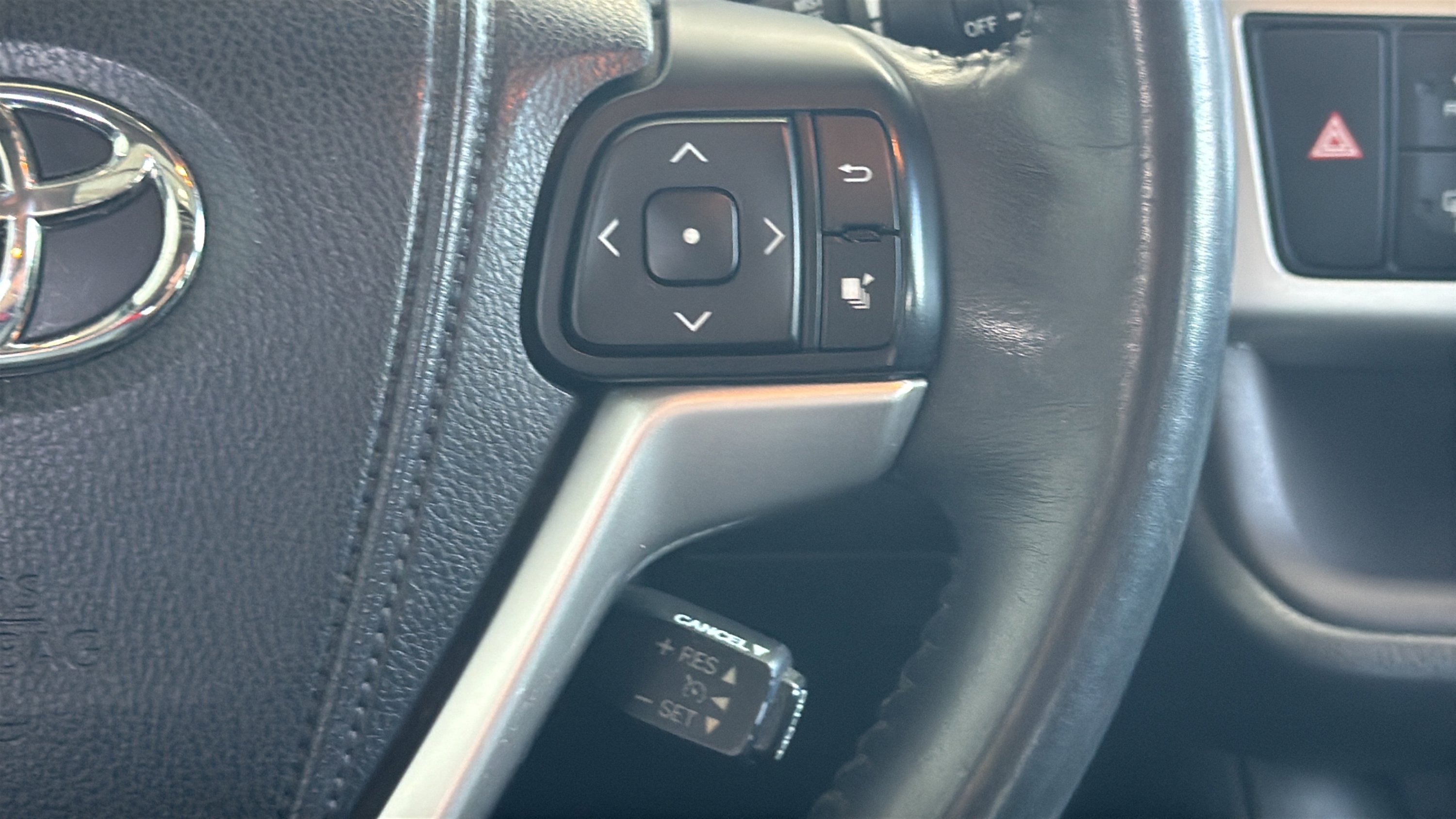 Used 2014 Attitude Black Metallic Toyota XLE image 30