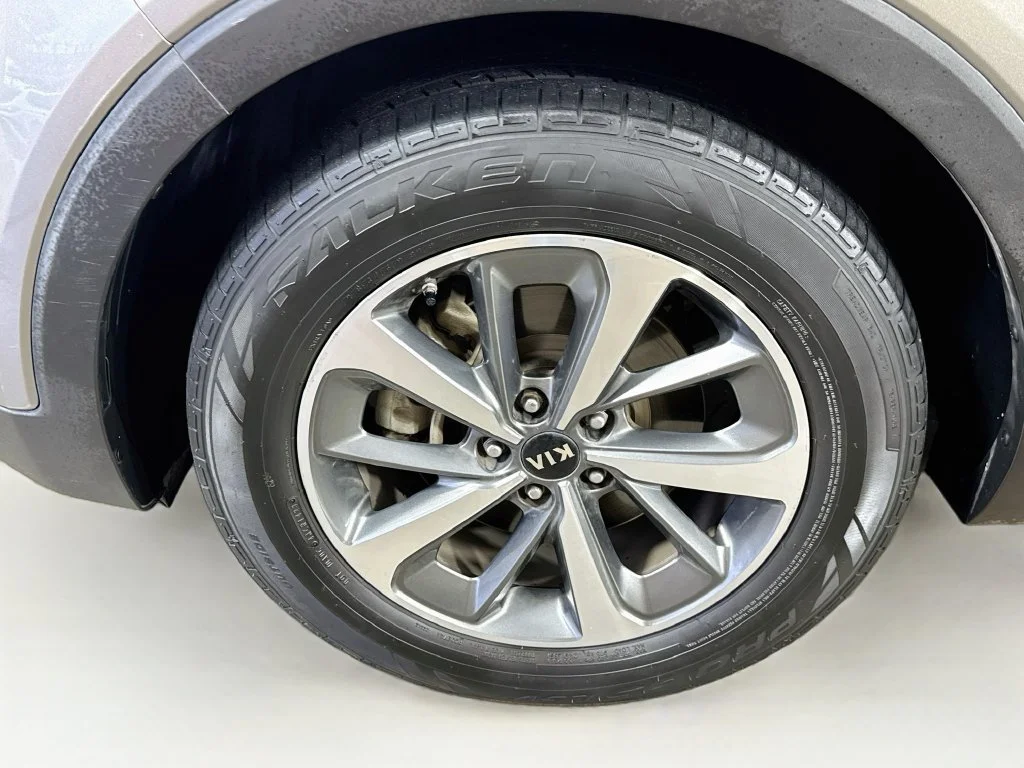 Used 2019 Silver Kia EX image 41