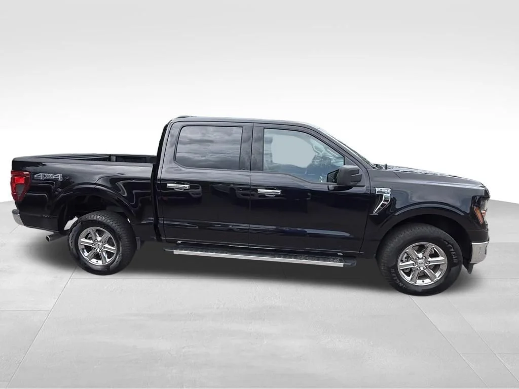 Used 2025 Black Ford XLT image 5
