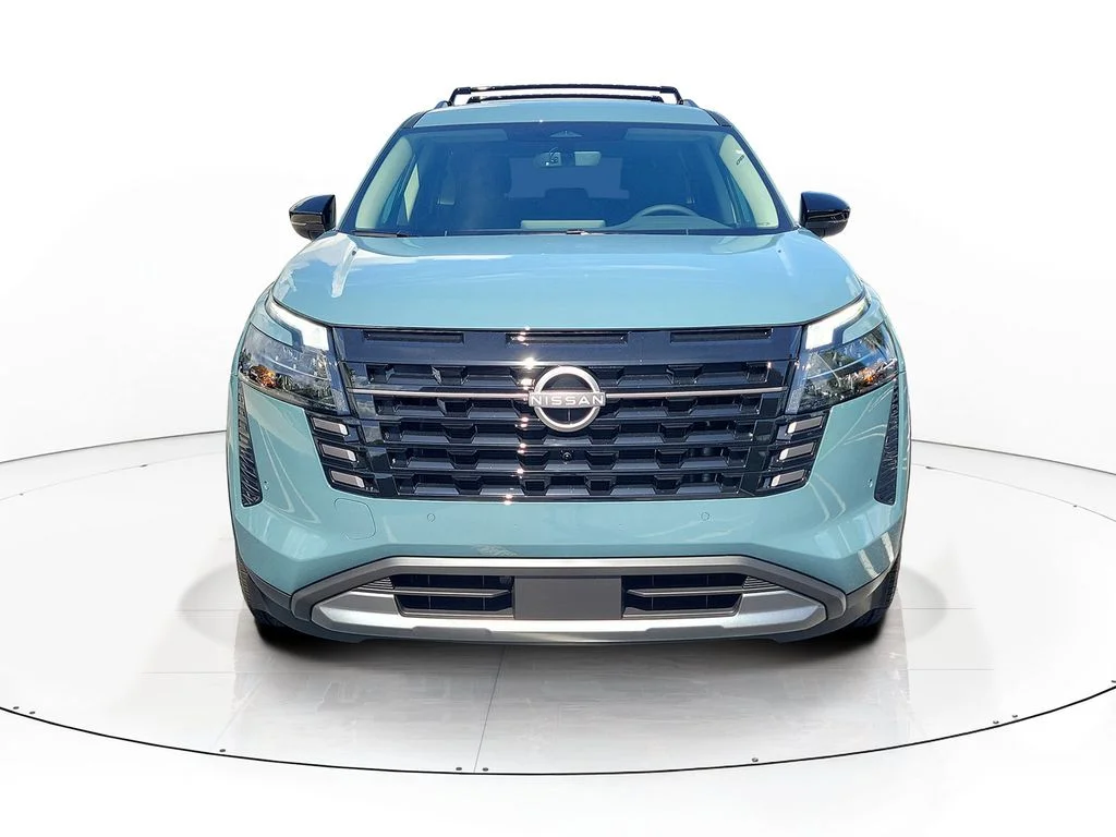 New 2026 Green Nissan SL image 3