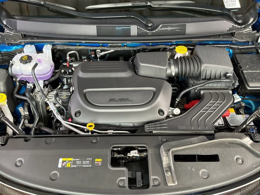 New 2027 Hydro Blue Pearl-Coat Exterior Paint Chrysler Pinnacle image 32