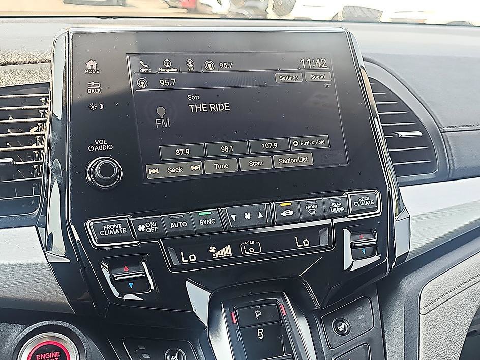 Used 2018 Obsidian Blue Pearl Honda EX-L image 24