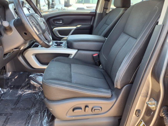 Used 2018 Gray Nissan SV image 9