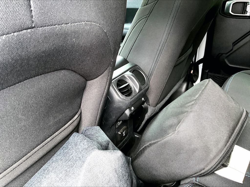 Used 2023 White Jeep Rubicon 4xe image 22