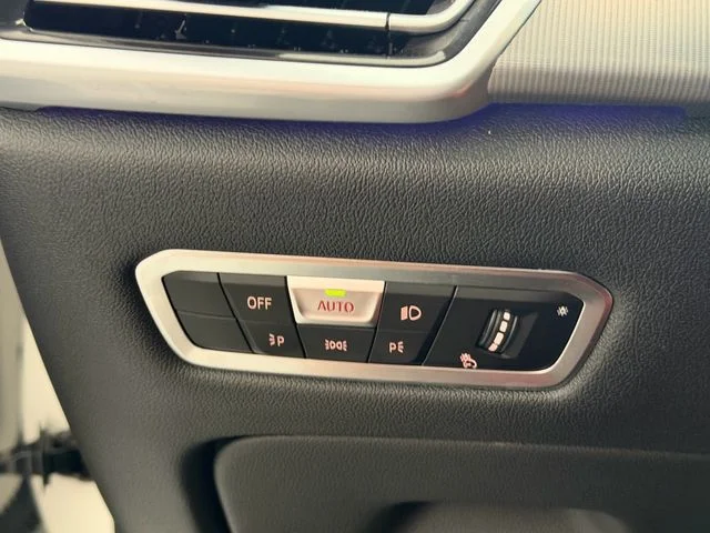 Used 2022 White BMW xDrive40i image 22