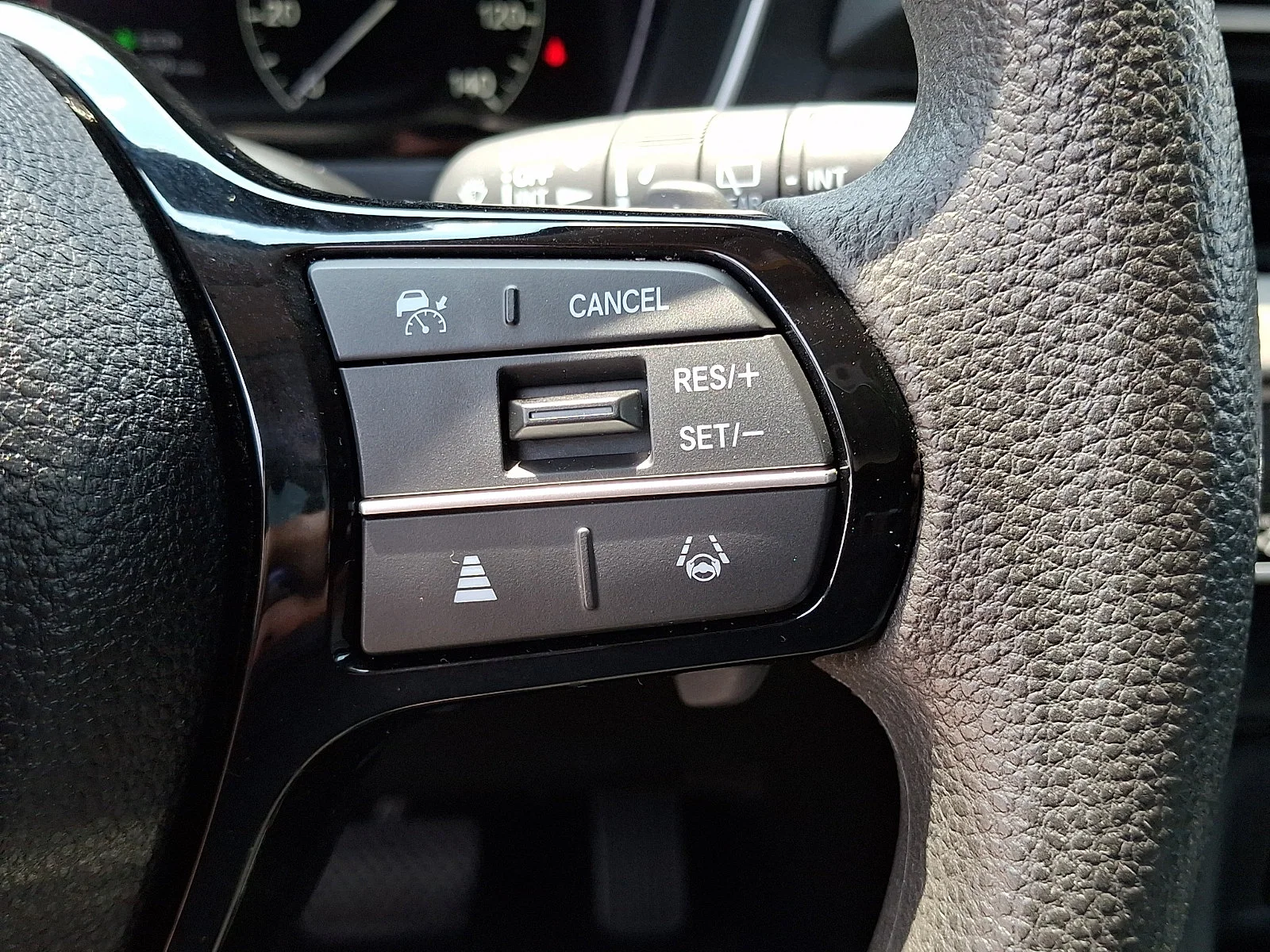 2023 Honda Pilot LX - Photo 51