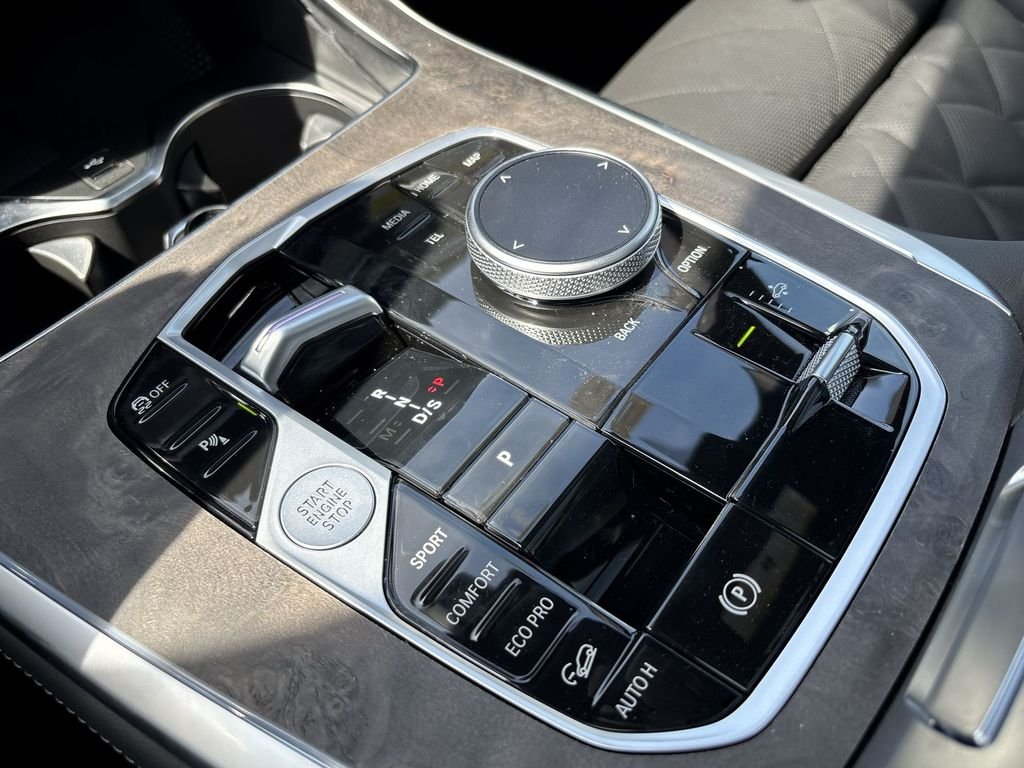 New 2027 Alpine White BMW xDrive40i image 23