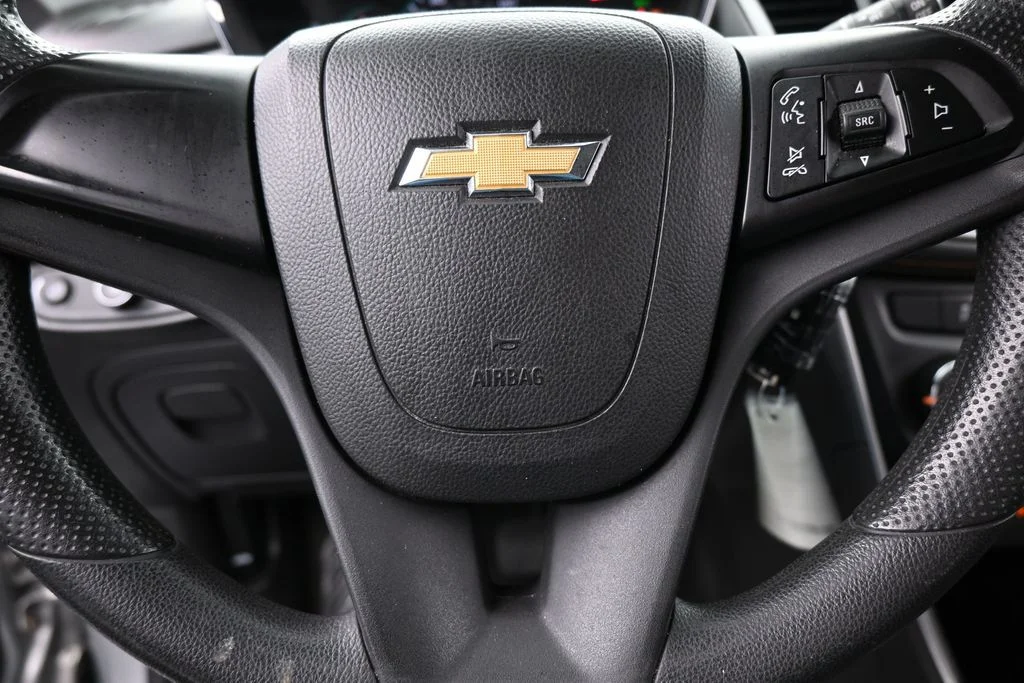 Used 2017 Silver Ice Metallic Chevrolet LS image 26