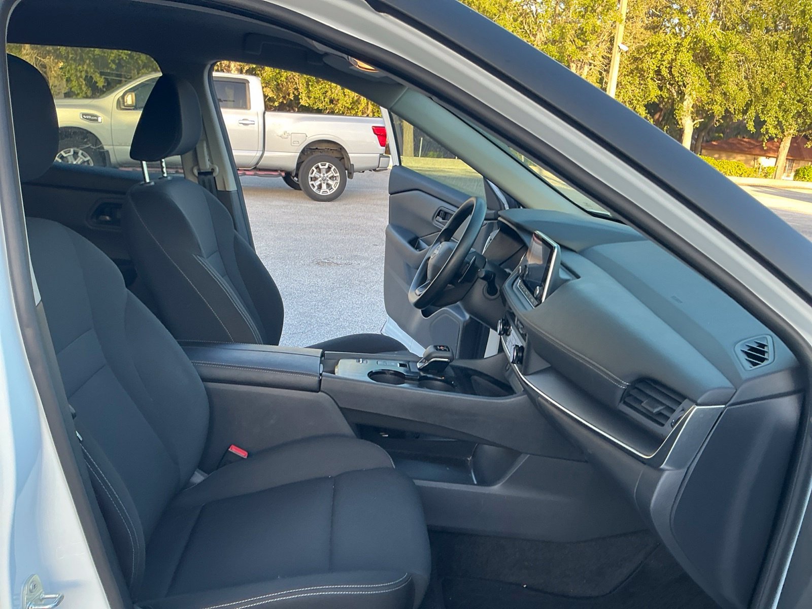 Used 2025 White Nissan S image 15