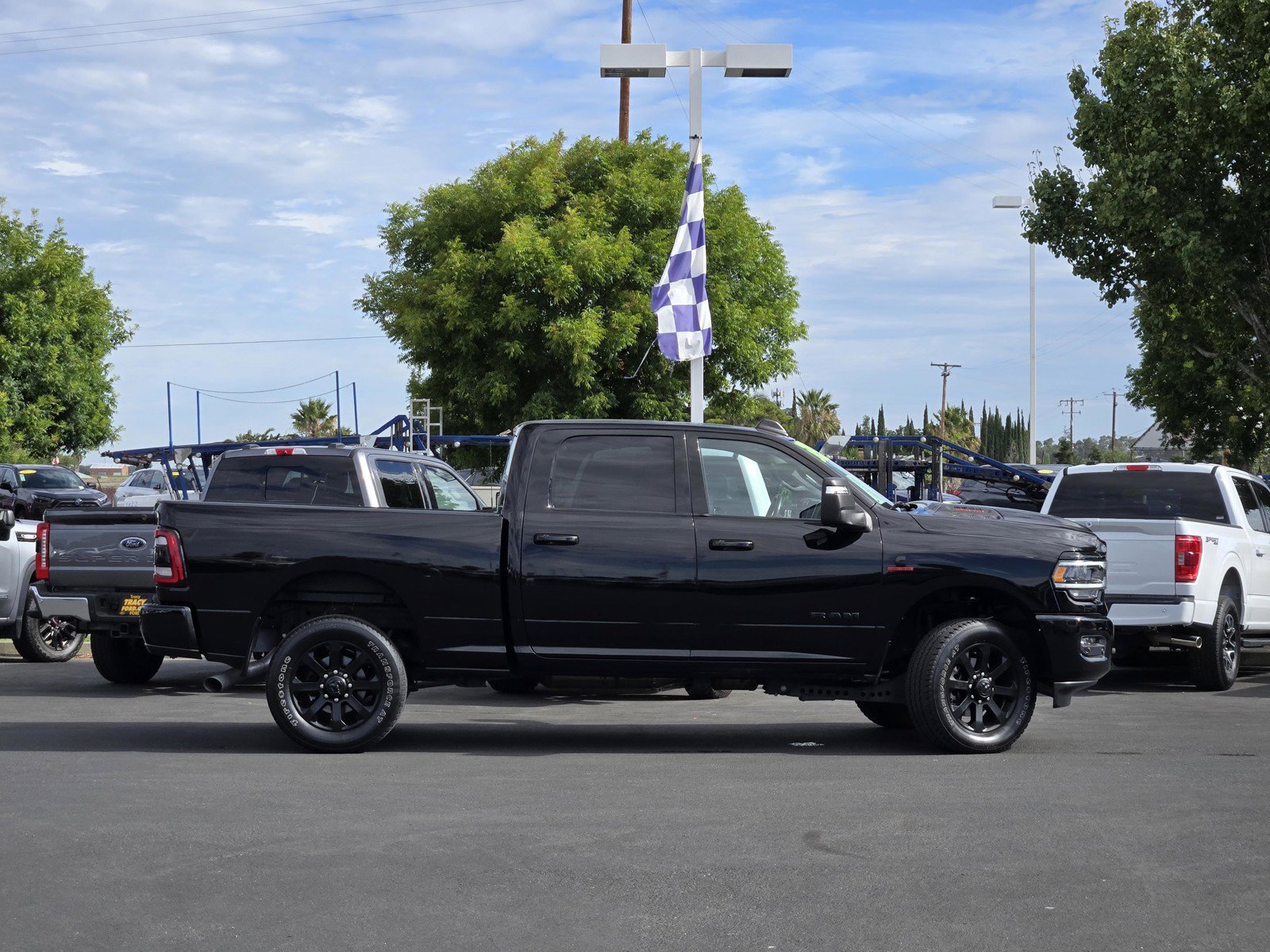 Used 2023 Diamond Black Crystal Pearlcoat Ram Laramie image 4