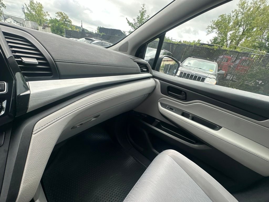 Used 2018  Honda EX image 20