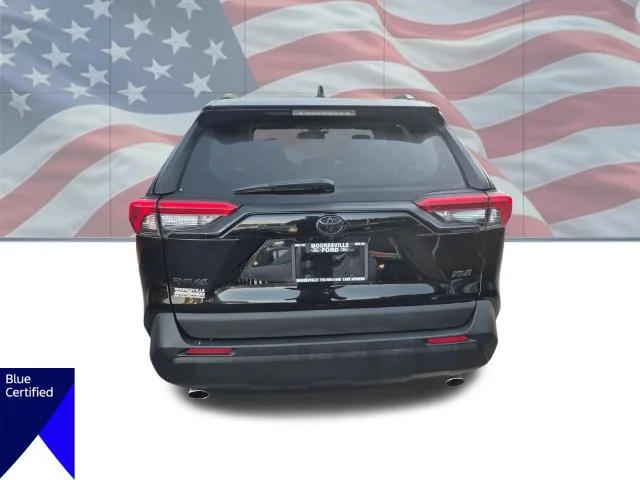 Used 2022 Black Toyota XLE Premium image 5
