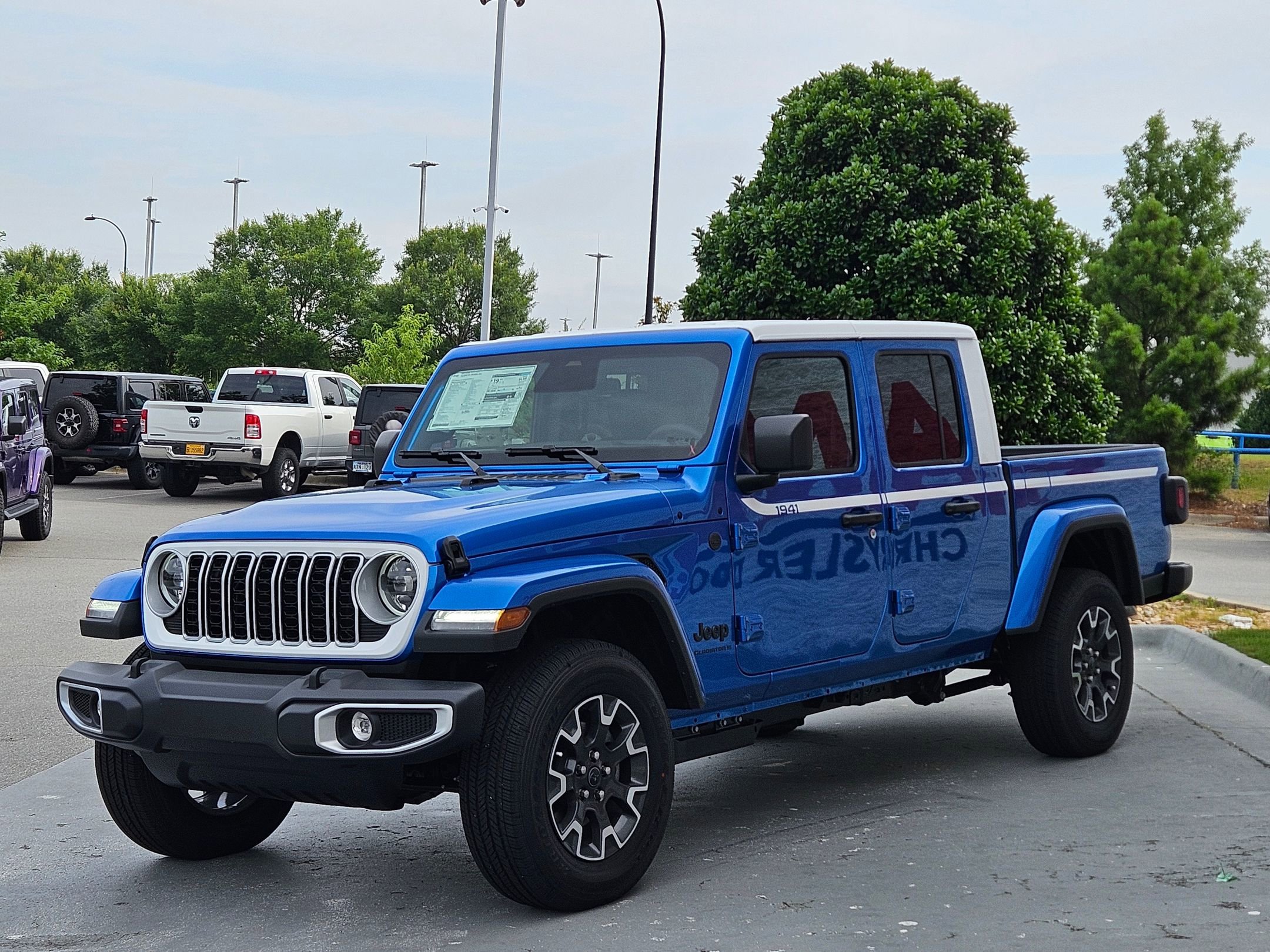 New 2026 Jeep Gladiator Sahara Crew Cab in Little Rock #TL185521
