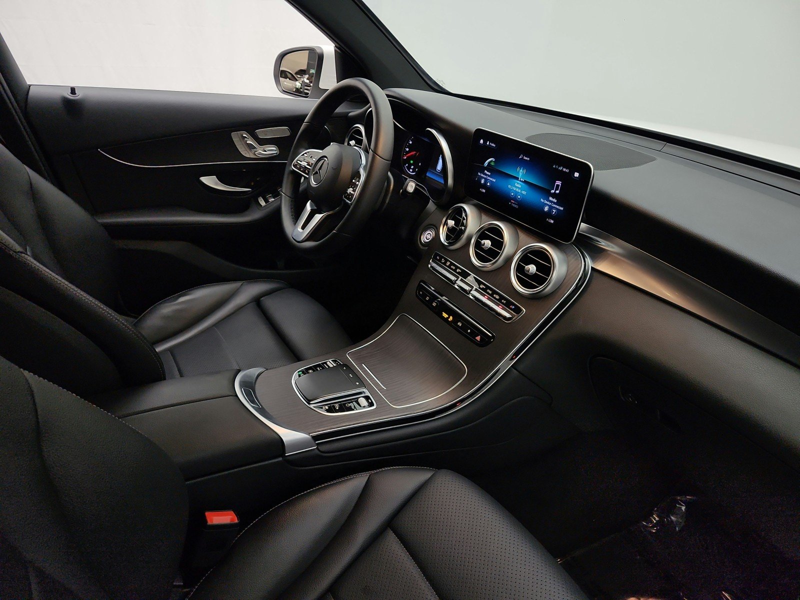 Used 2022 Polar White Mercedes-Benz GLC 300 SUV image 17