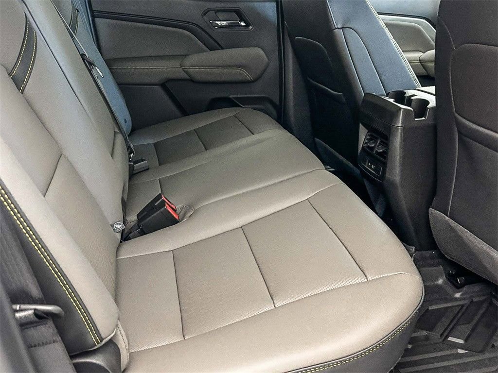 2026 Chevrolet Colorado ZR2 - Photo 15