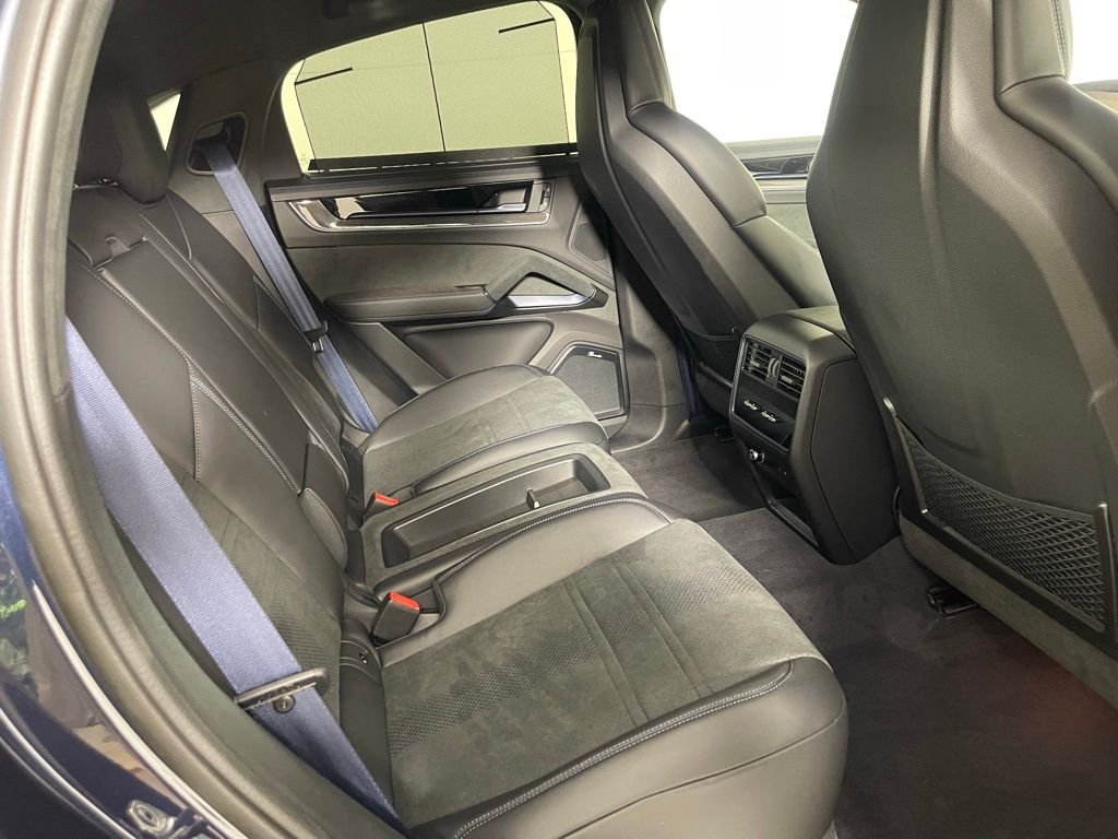 2025 Porsche Cayenne Coup Turbo GT - Photo 18