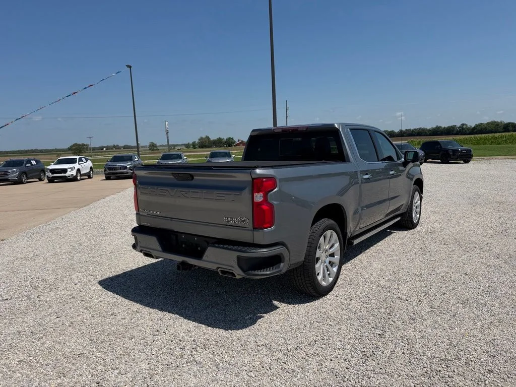 Used 2020 Gray Chevrolet High Country image 3