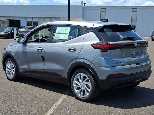 New 2027 Sterling Grey Metallic Chevrolet LT image 4