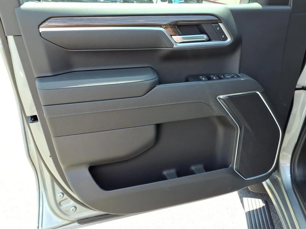 New 2026 Sterling Gray Metallic Chevrolet LT image 7