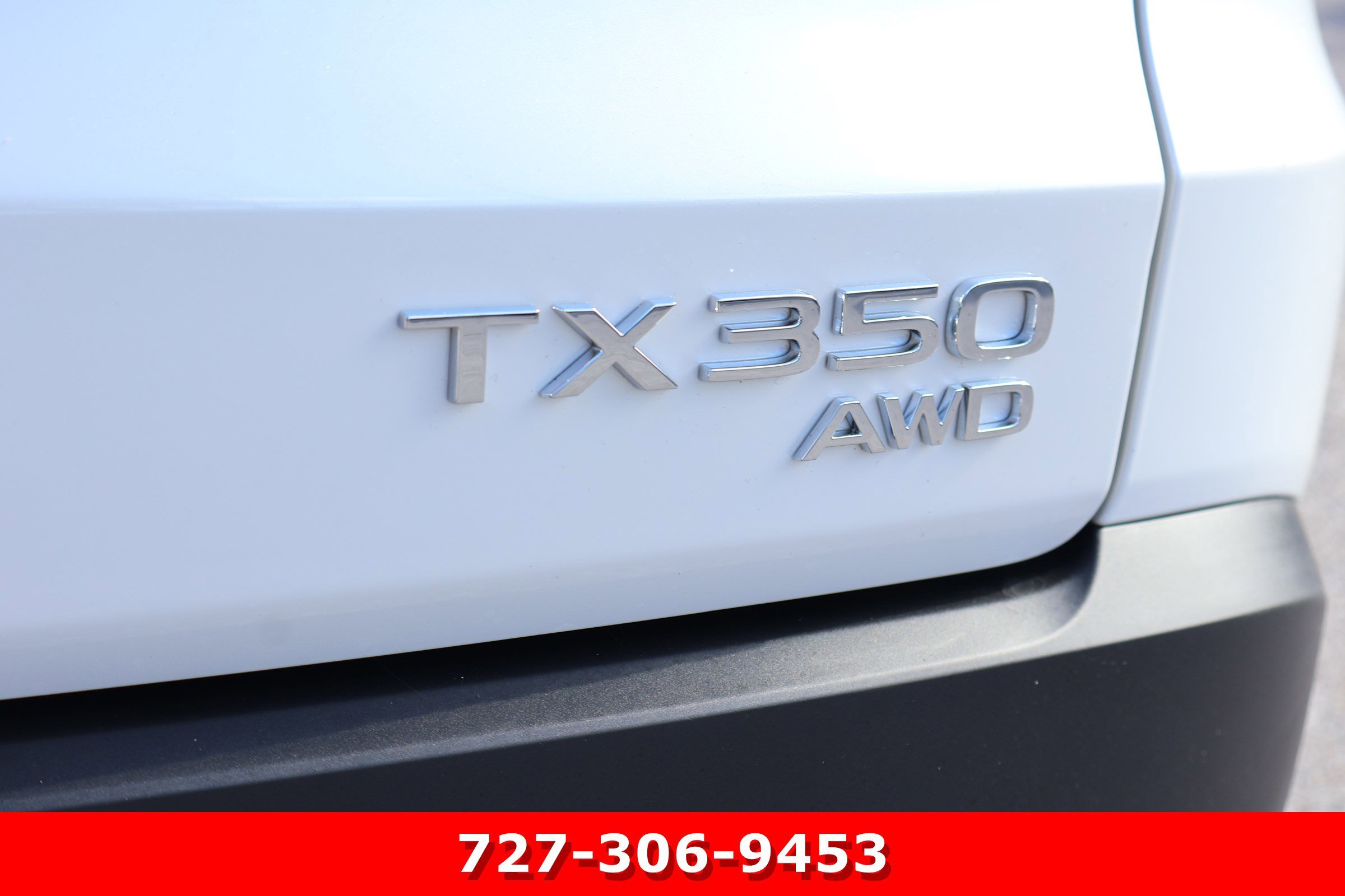 Used 2024 Wind Chill Pearl Lexus  image 8