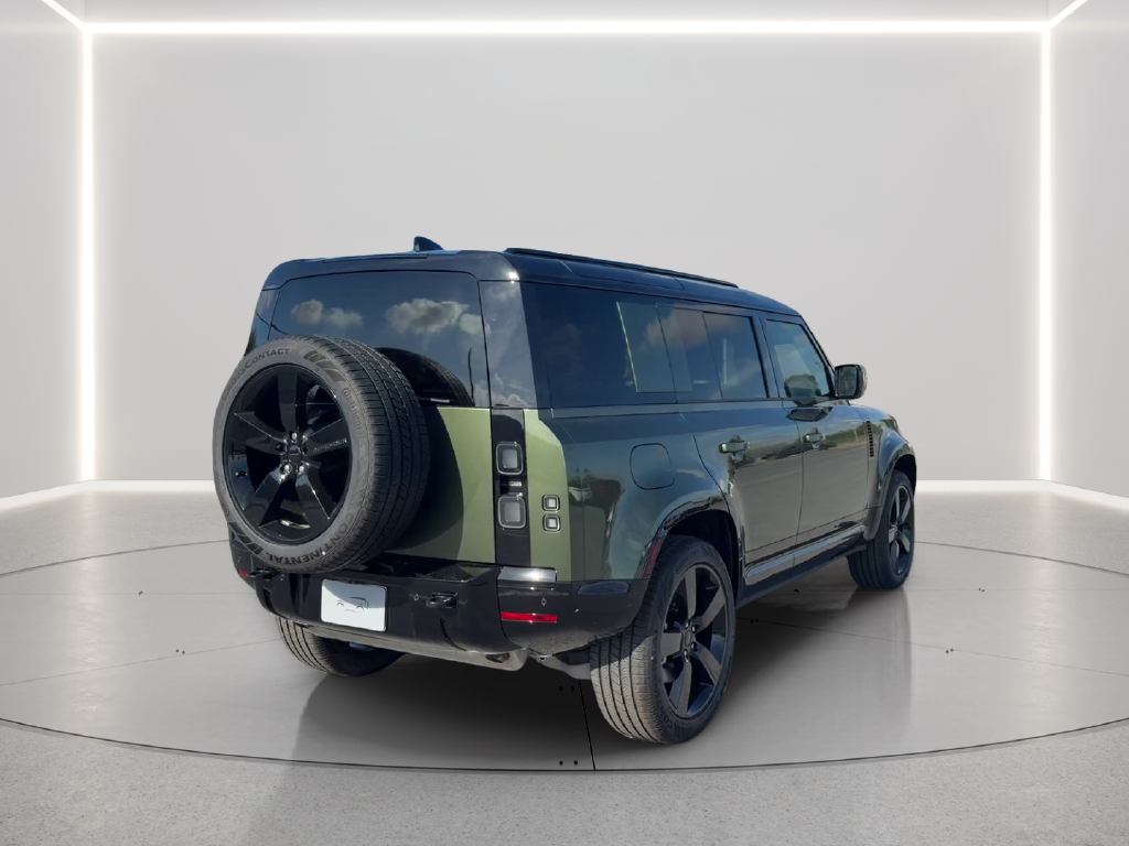 New 2026 Woolstone Green Land Rover X-Dynamic SE image 5