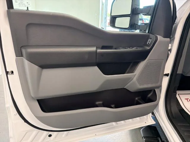 New 2027 Oxford White Ford F-350® XL image 28