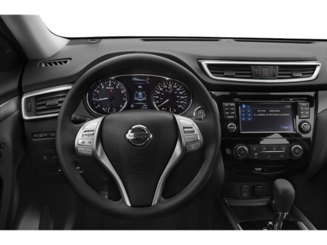 Used 2015 Cayenne Red Nissan SV image 10