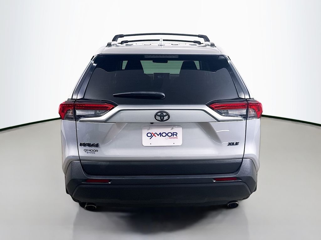 Used 2024 Silver Sky Metallic Toyota XLE Premium image 6